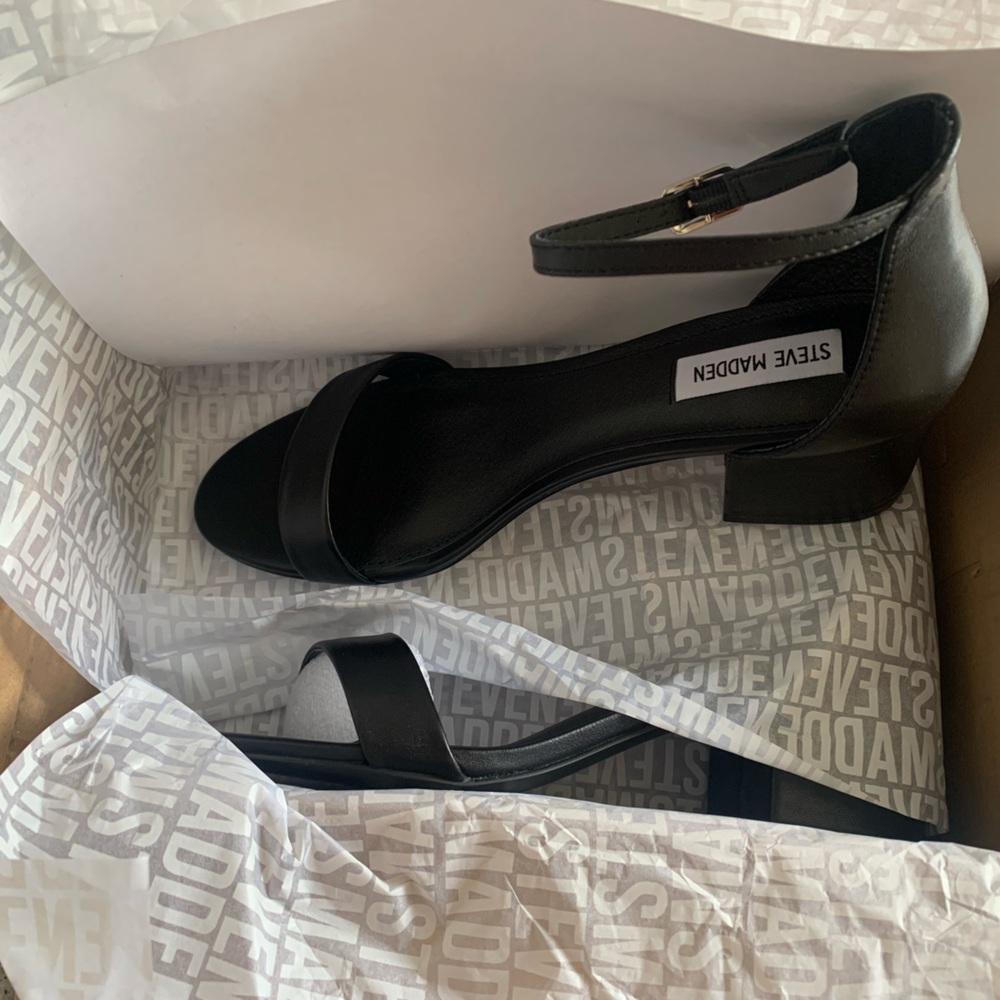 NWT Irenee Steve Madden heels size 10
